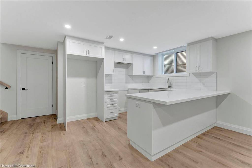 Cambridge, ON N1R 1B6,10 Blain Avenue #LOWER