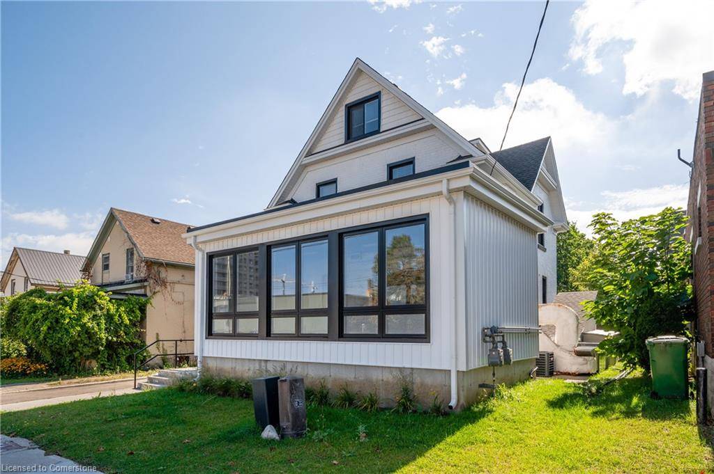 Kitchener, ON N2G 2B7,161 Victoria Street S
