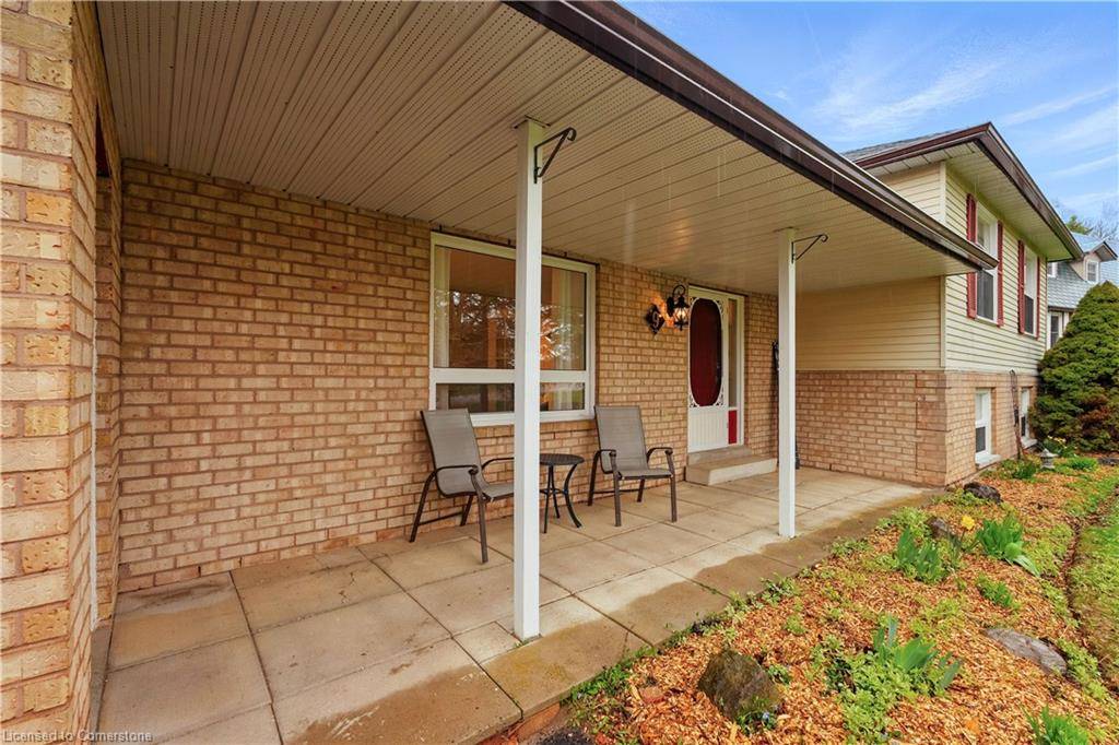 Ballinafad, ON N0B 1H0,9 Sandalwood Drive