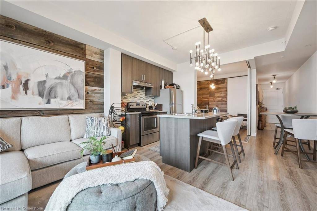 Hamilton, ON L8E 0J2,35 Southshore Crescent Crescent #330