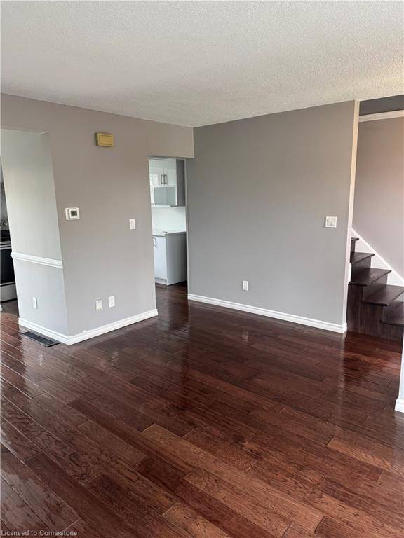 Thorold, ON L2V 4K3,84 Manley Crescent