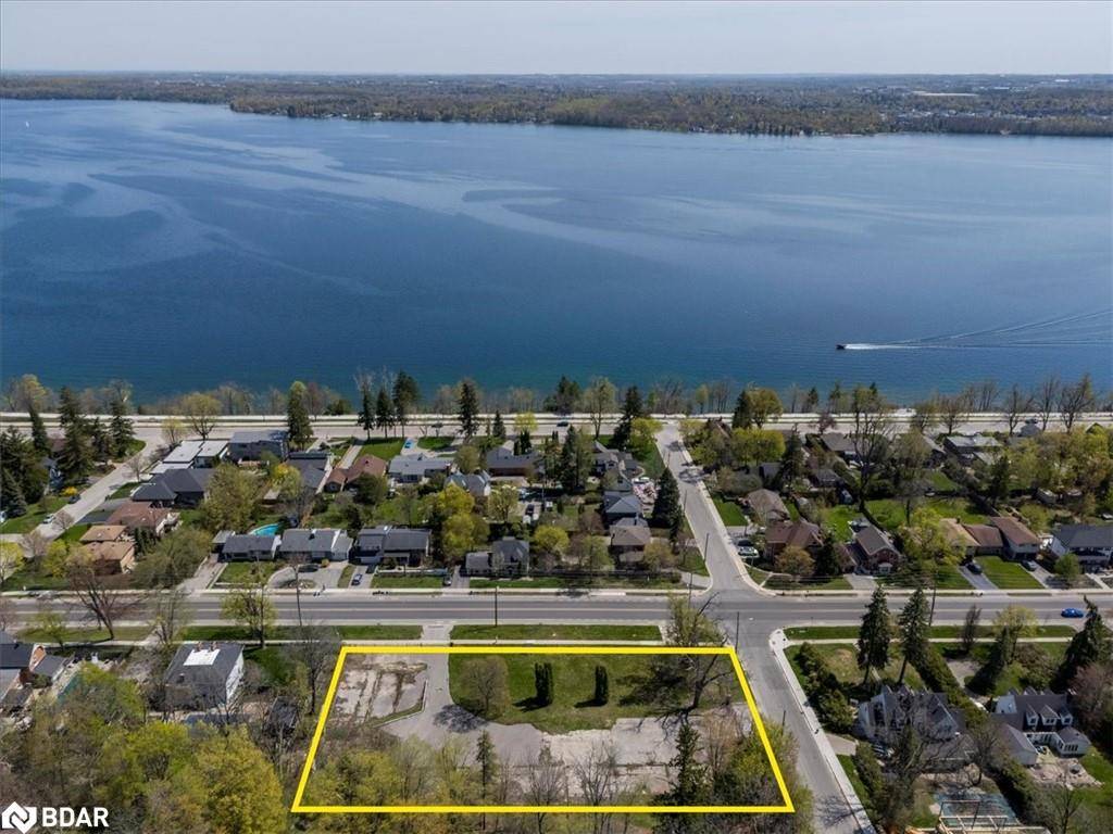 Barrie, ON L4M 1K3,114 Blake Street E