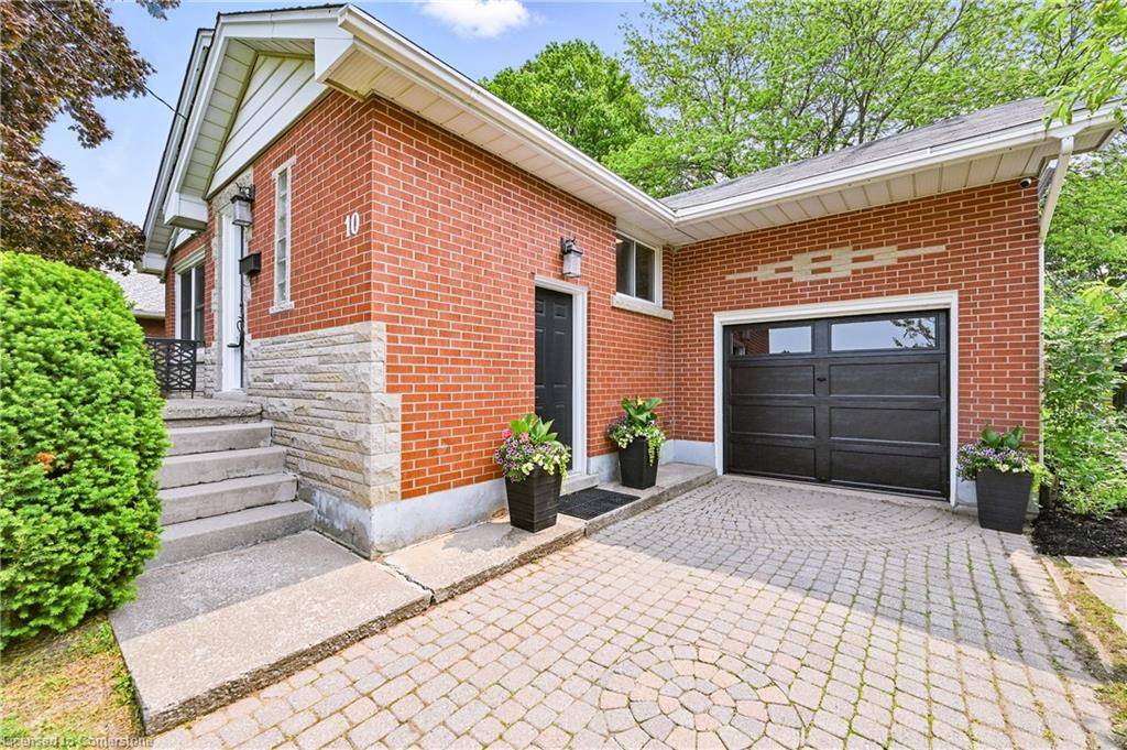 Grimsby, ON L3M 3V7,10 Glenwood Avenue