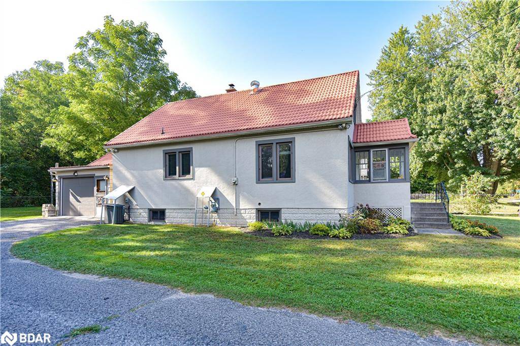 Oro-medonte, ON L3V 8H5,102 Line 15 N
