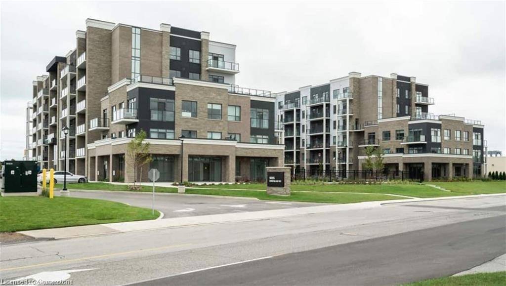 Beamsville, ON L0R 1B3,5055 Greenlane Road #229