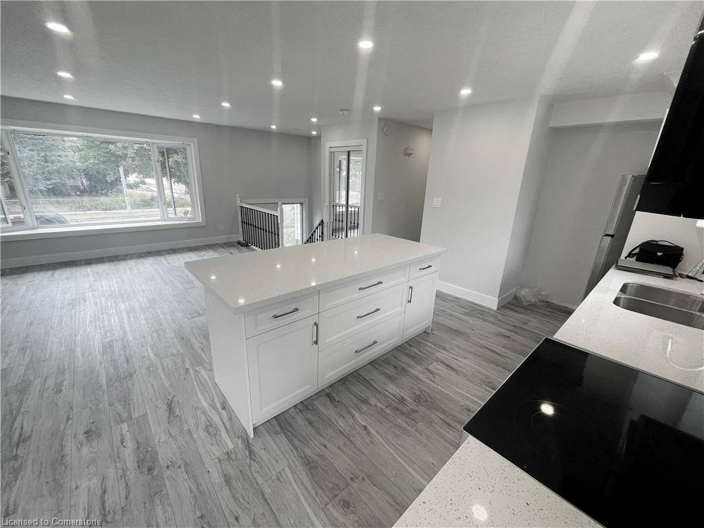 Kitchener, ON N2B 2R2,76 Montcalm Drive #Upper