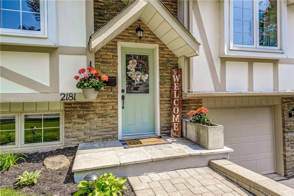 Burlington, ON L7P 3G4,2181 Lancaster Crescent