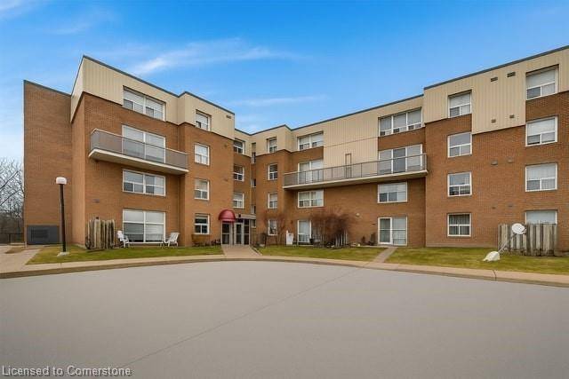 Mississauga, ON L5C 2T8,1055B Forestwood Drive #125