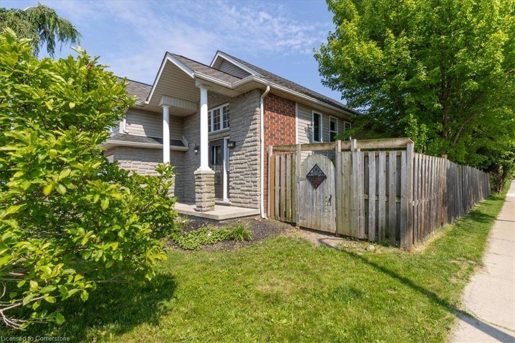 Kitchener, ON N2E 3T4,3 Wisteria Court