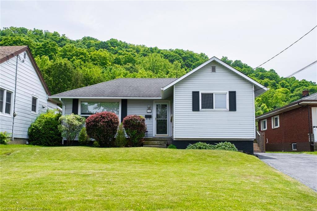 Stoney Creek, ON L8G 1N9,15 Alba Street