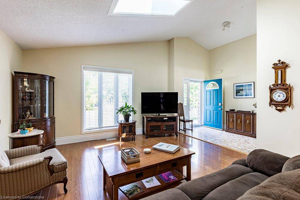 Burlington, ON L7T 1V8,1510 Norwood Avenue