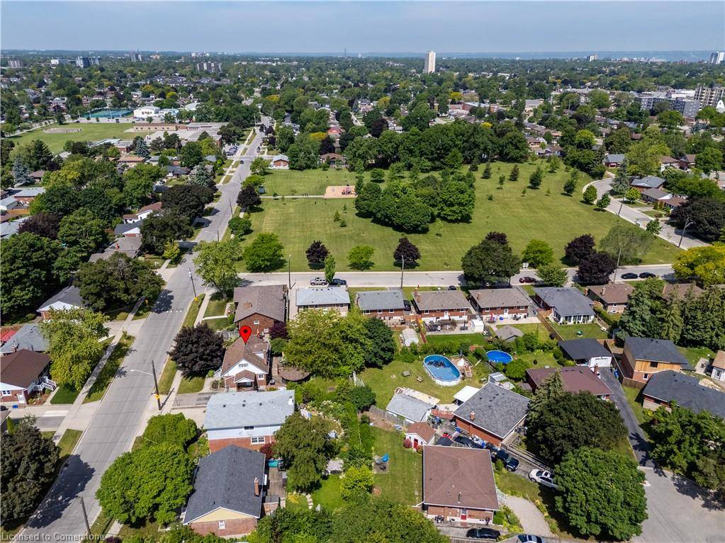 Hamilton, ON L8T 2B8,129 Broker Drive