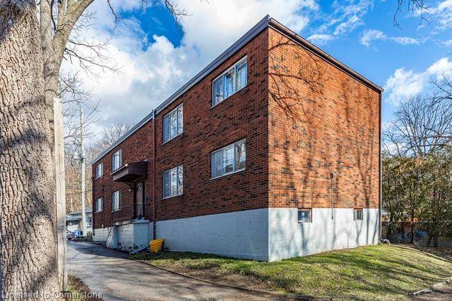 Dundas, ON L9H 1L4,50 York Road #1