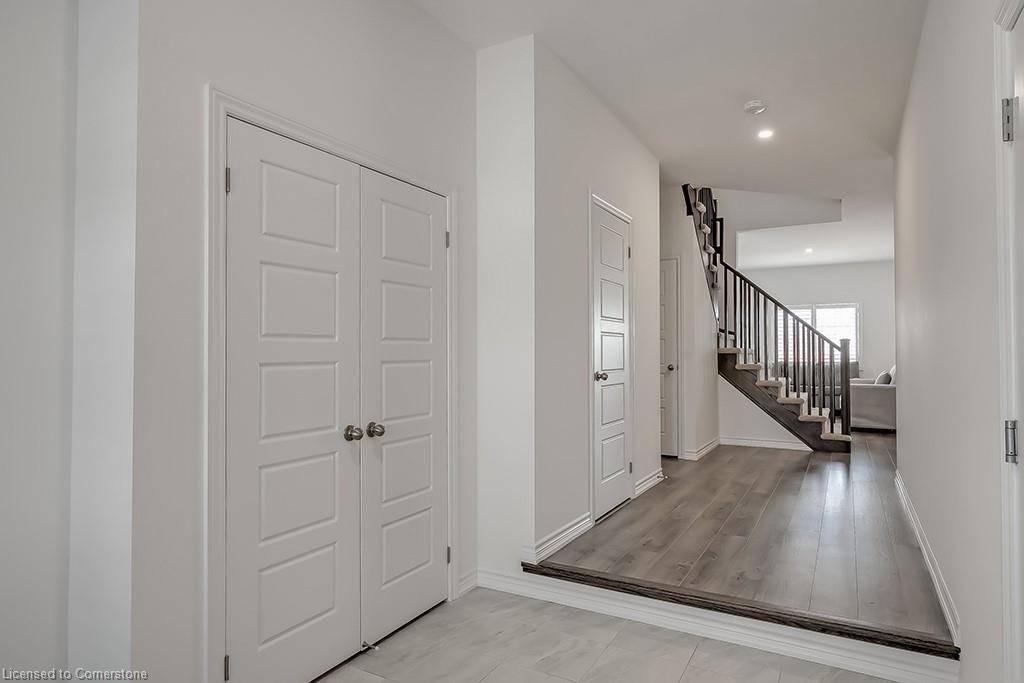 Waterdown, ON L8B 0T5,44 Mccurdy Avenue