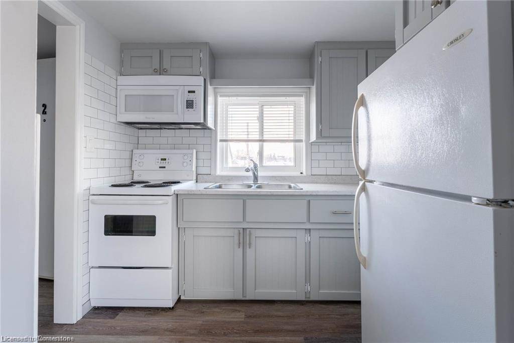 Thorold, ON L2V 3K2,8 Cleveland Street #2
