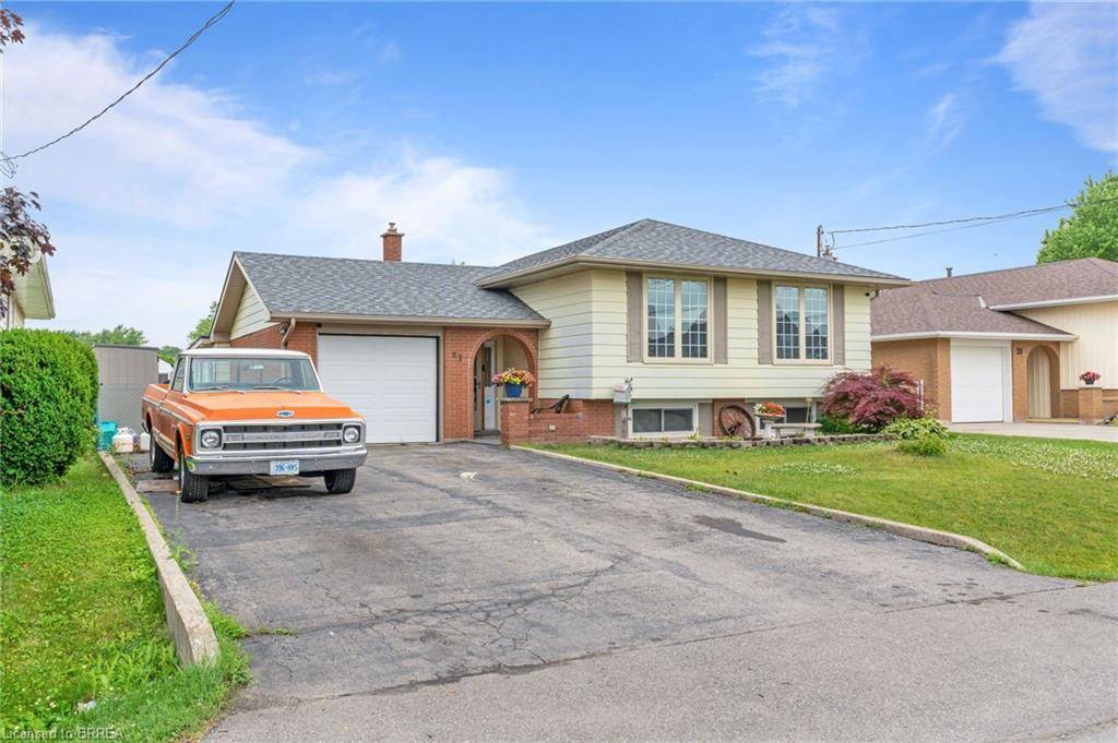 Jarvis, ON N0A 1J0,27 Craddock Boulevard