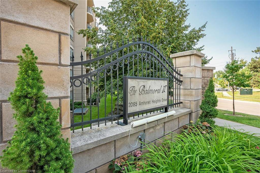 Burlington, ON L7P 5C2,2085 Amherst Heights Drive #108
