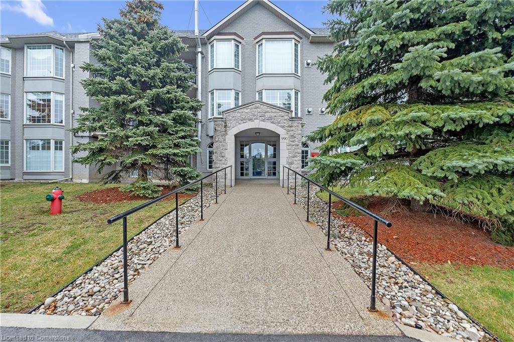 Ancaster, ON L9K 1J8,990 Golf Links Road #106