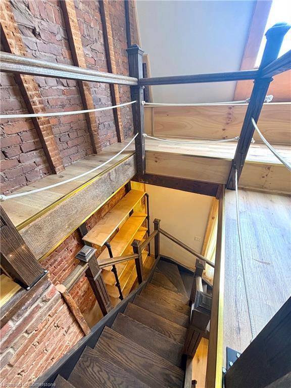 Dundas, ON L9H 1T9,7 Foundry Street #15
