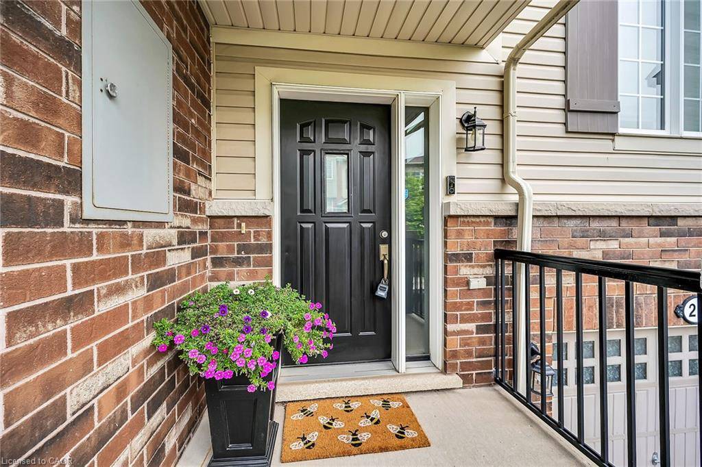 Hamilton, ON L9G 3K9,21 Hepworth Crescent