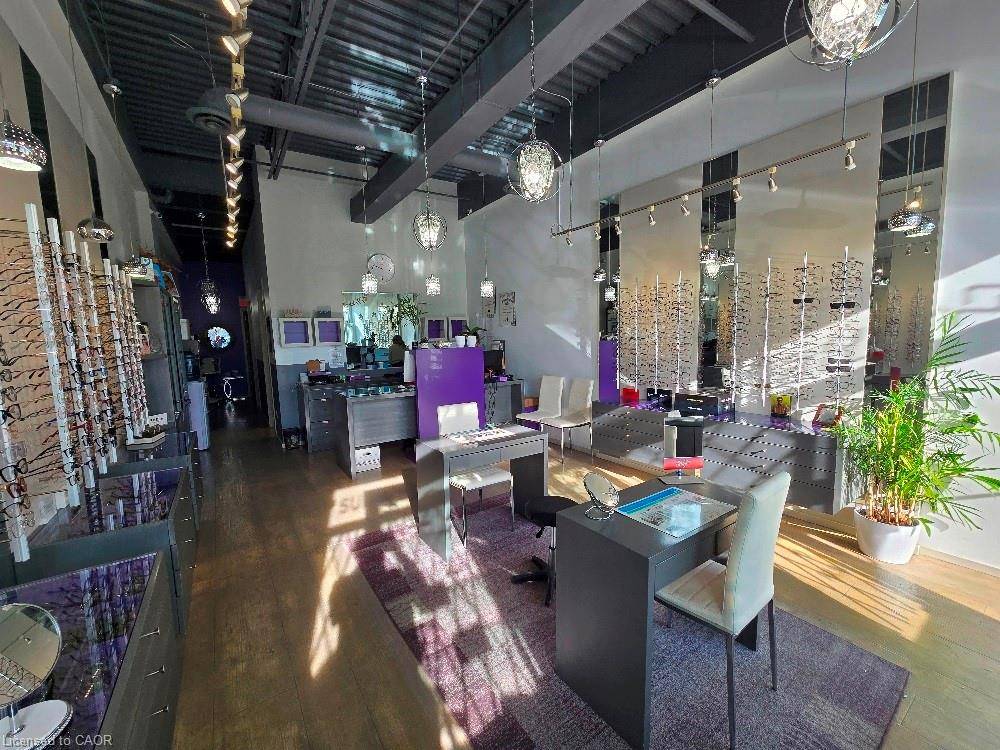 Stoney Creek, ON L8G 1E4,259 Queenston Road #6