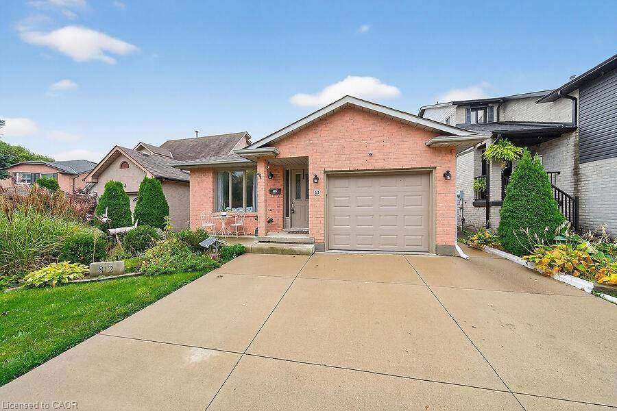 Stoney Creek, ON L8J 1K3,82 Aylmer Crescent