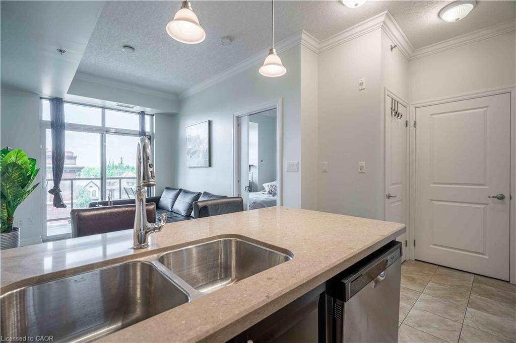 Hamilton, ON L8P 0B4,90 Charlton Avenue W #409