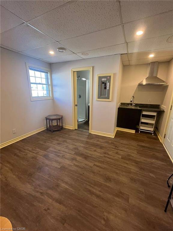 Fort Erie, ON L2A 2S3,35 Jarvis Street #202