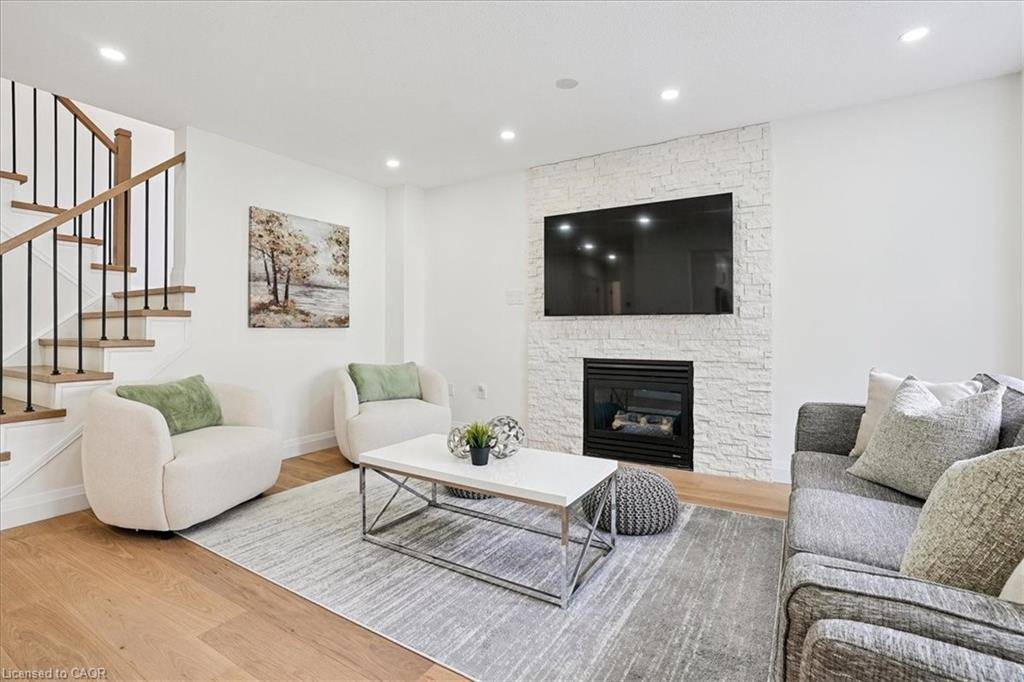 Stoney Creek, ON L8E 0A4,54 Ivybridge Drive