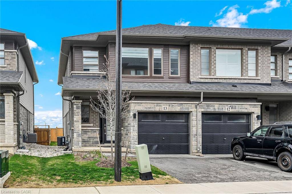 Stoney Creek, ON L8J 0M6,61 Soho Street #13