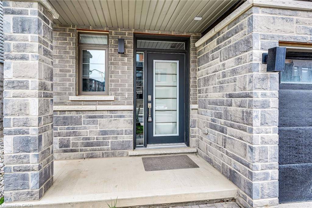 Stoney Creek, ON L8J 0M6,61 Soho Street #13