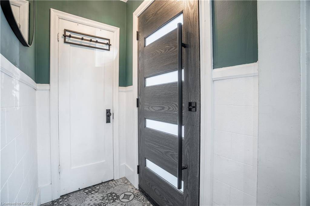 Hamilton, ON L9A 4M5,128 East 17th Street