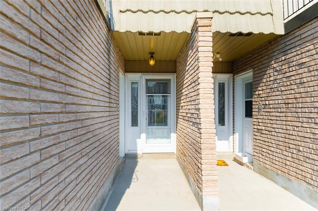 Burlington, ON L7T 2L3,1011 White Oak Drive #2