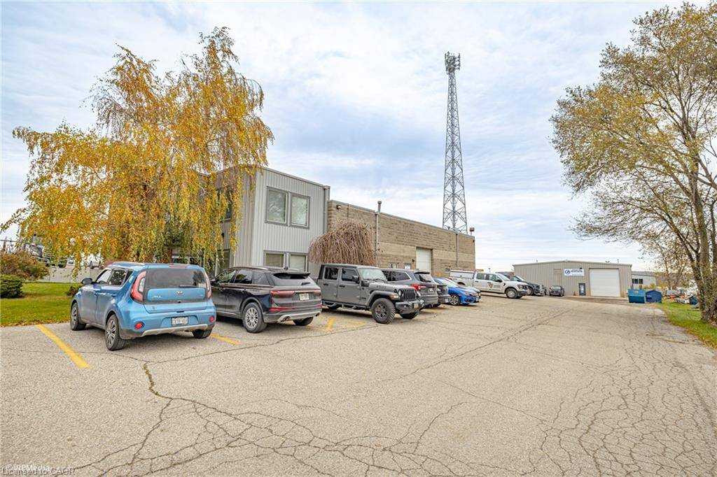 Ayr, ON N0B 1E0,409 Harmony Road