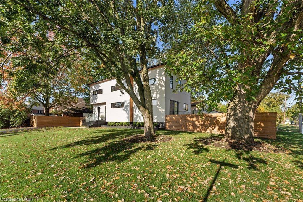 Burlington, ON L7L 3G9,5427 Anthony Place