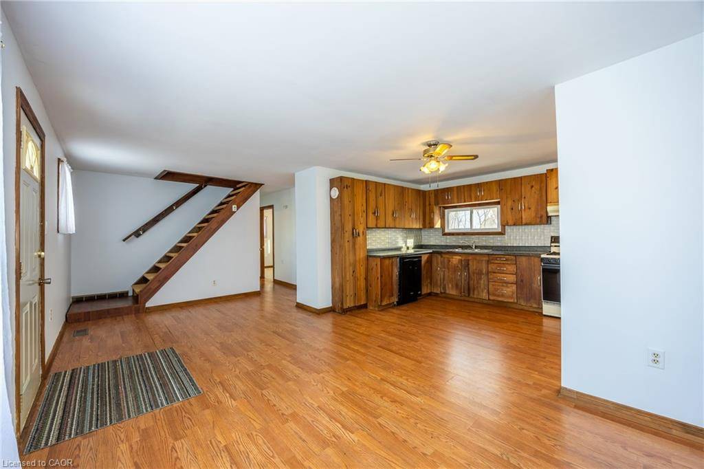 Port Dover, ON N0A 1N0,110 Nelson Street E