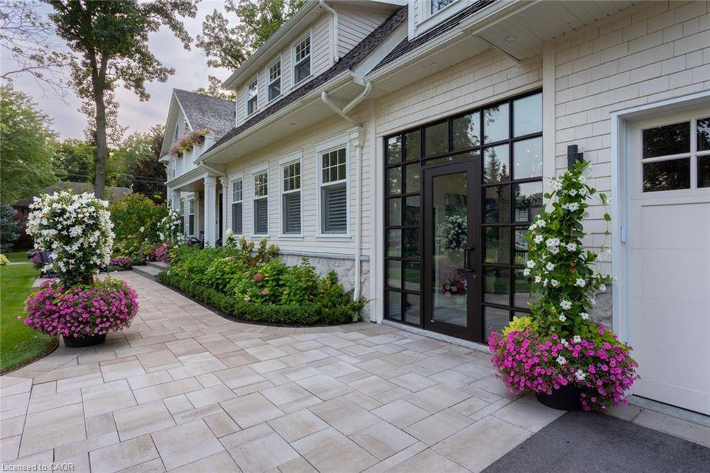 Burlington, ON L7N 1P8,347 East Hart Crescent