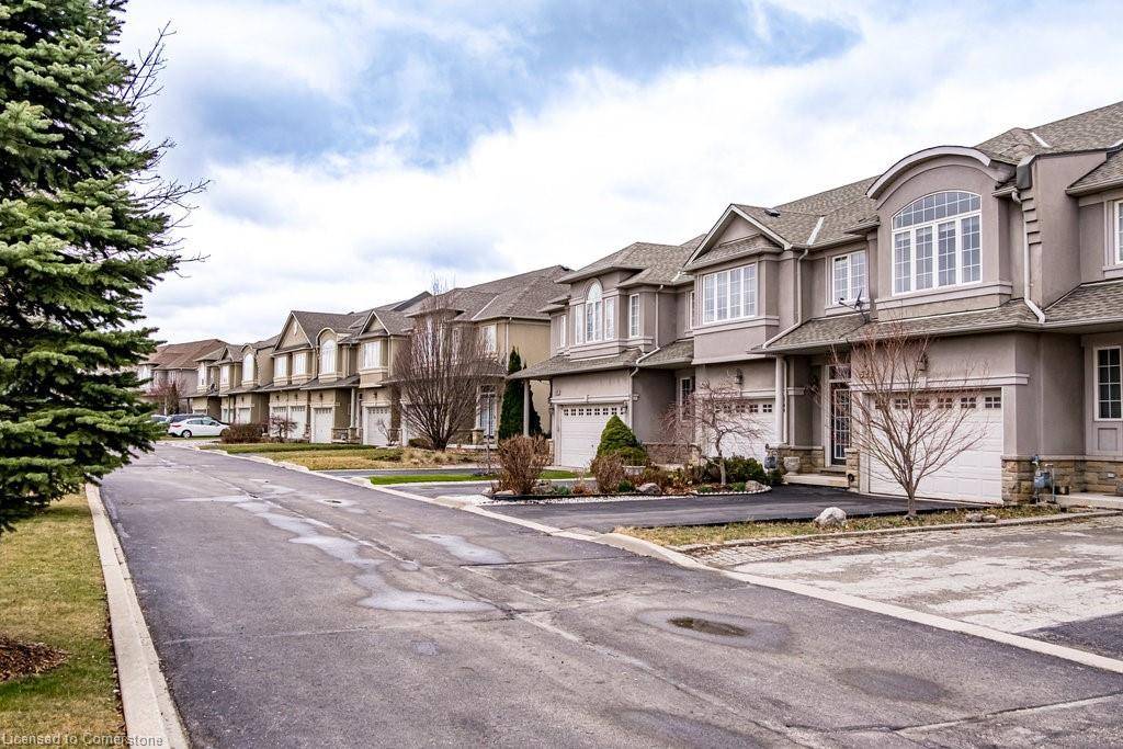 Ancaster, ON L9K 1S7,522 Stonehenge Drive