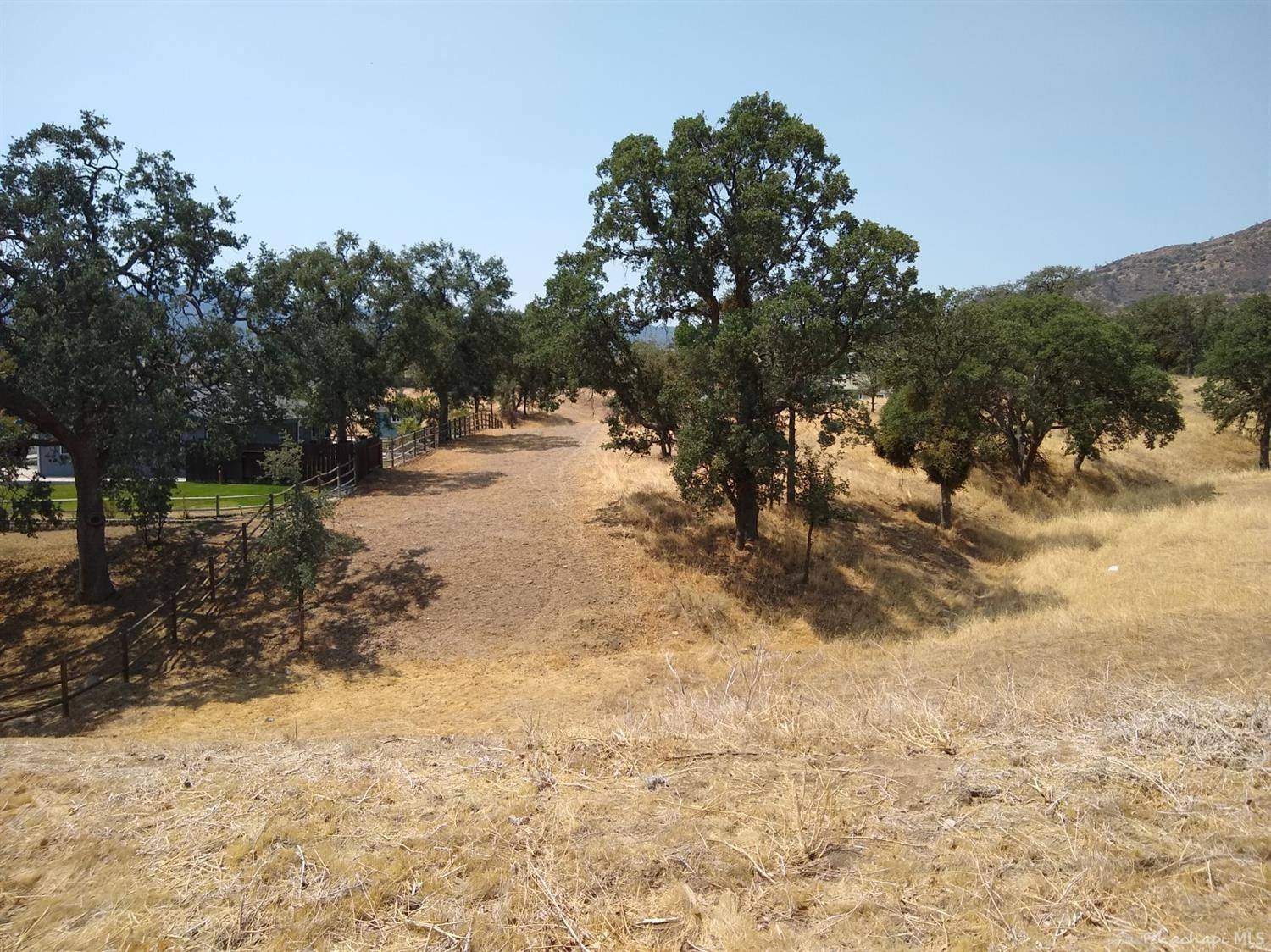 Tehachapi, CA 93561,21116 White Pine Drive