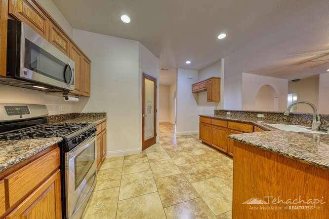 Tehachapi, CA 93561,28260 Braeburn Place