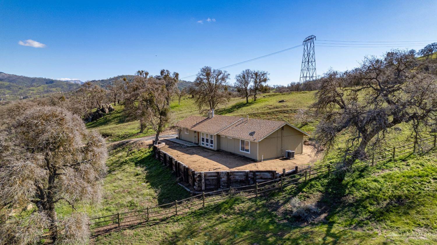 Tehachapi, CA 93561,19041 Longhorn Lane