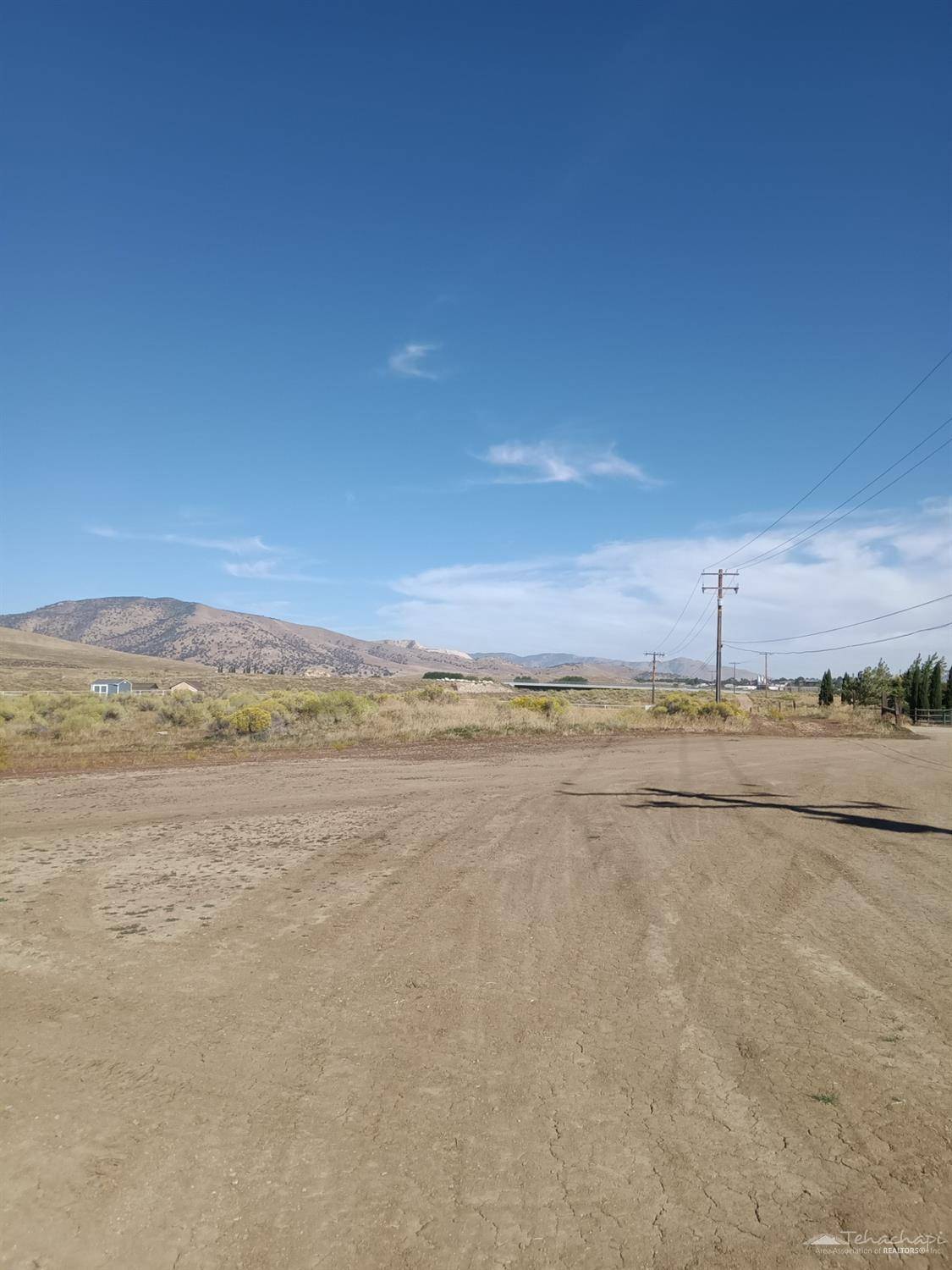 Tehachapi, CA 93561,7 Reeves St