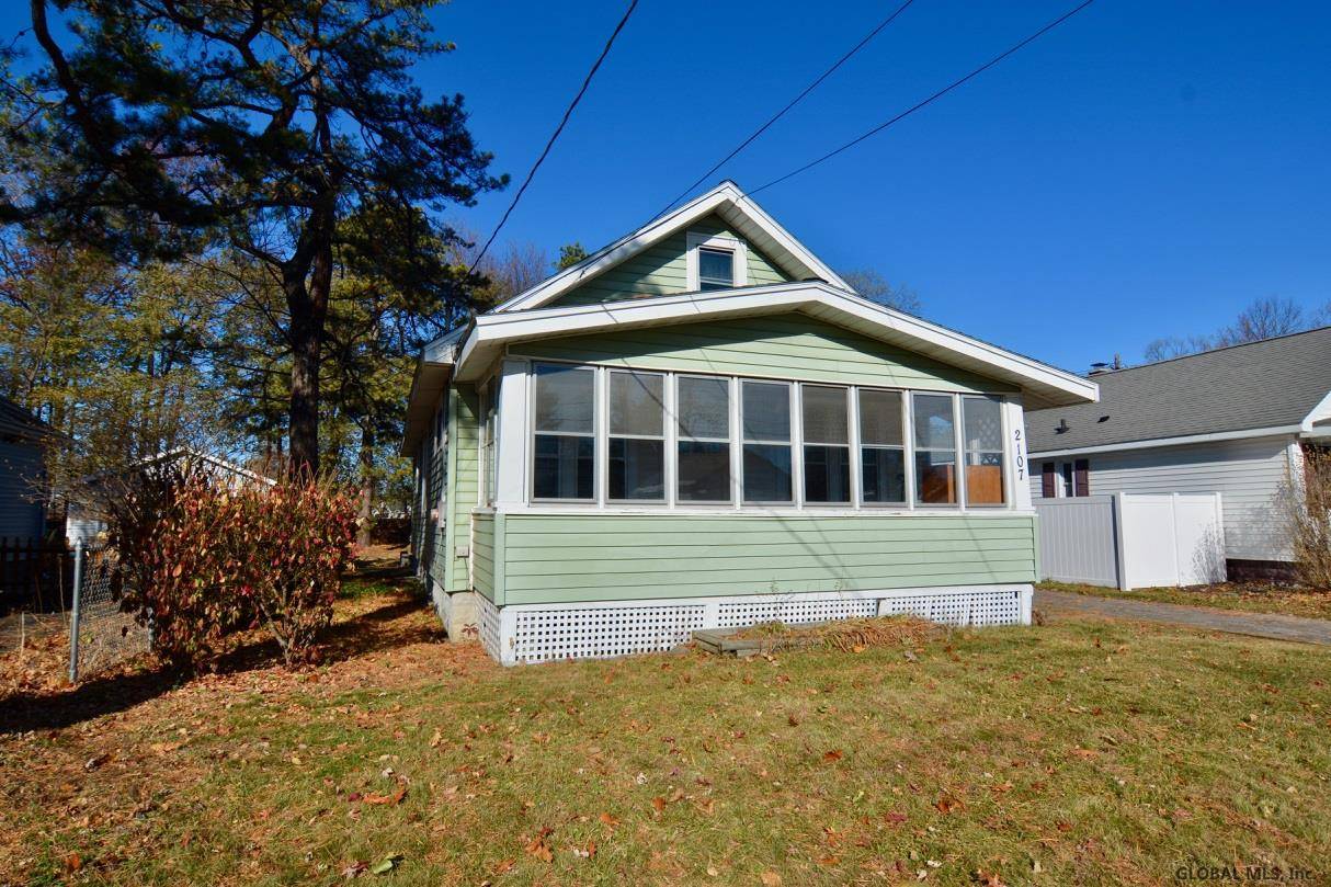 Rotterdam, NY 12306,2107 ROBINWOOD Avenue