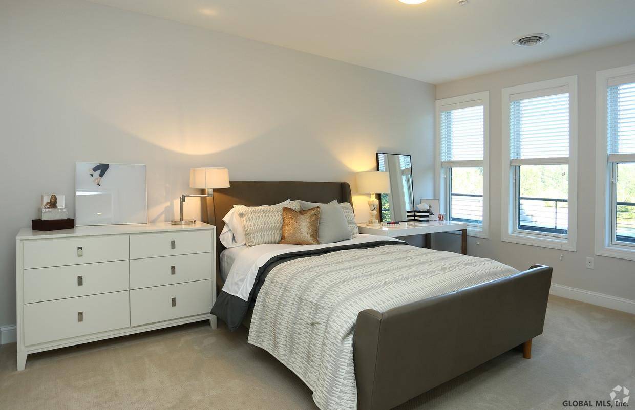 Saratoga Springs, NY 12866,130 EXCELSIOR Avenue #319