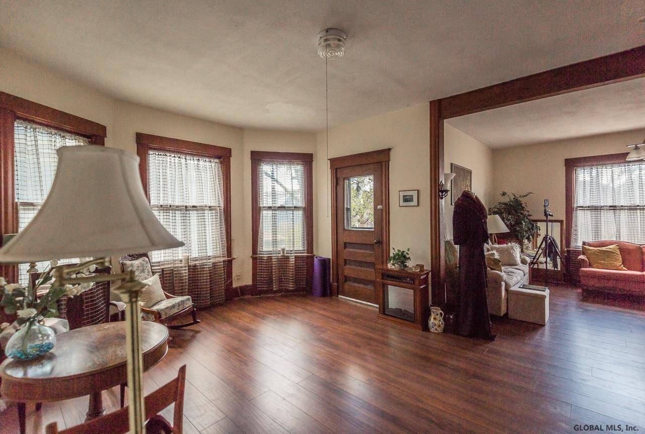 Amsterdam, NY 12010,7 PHILLIPS Street