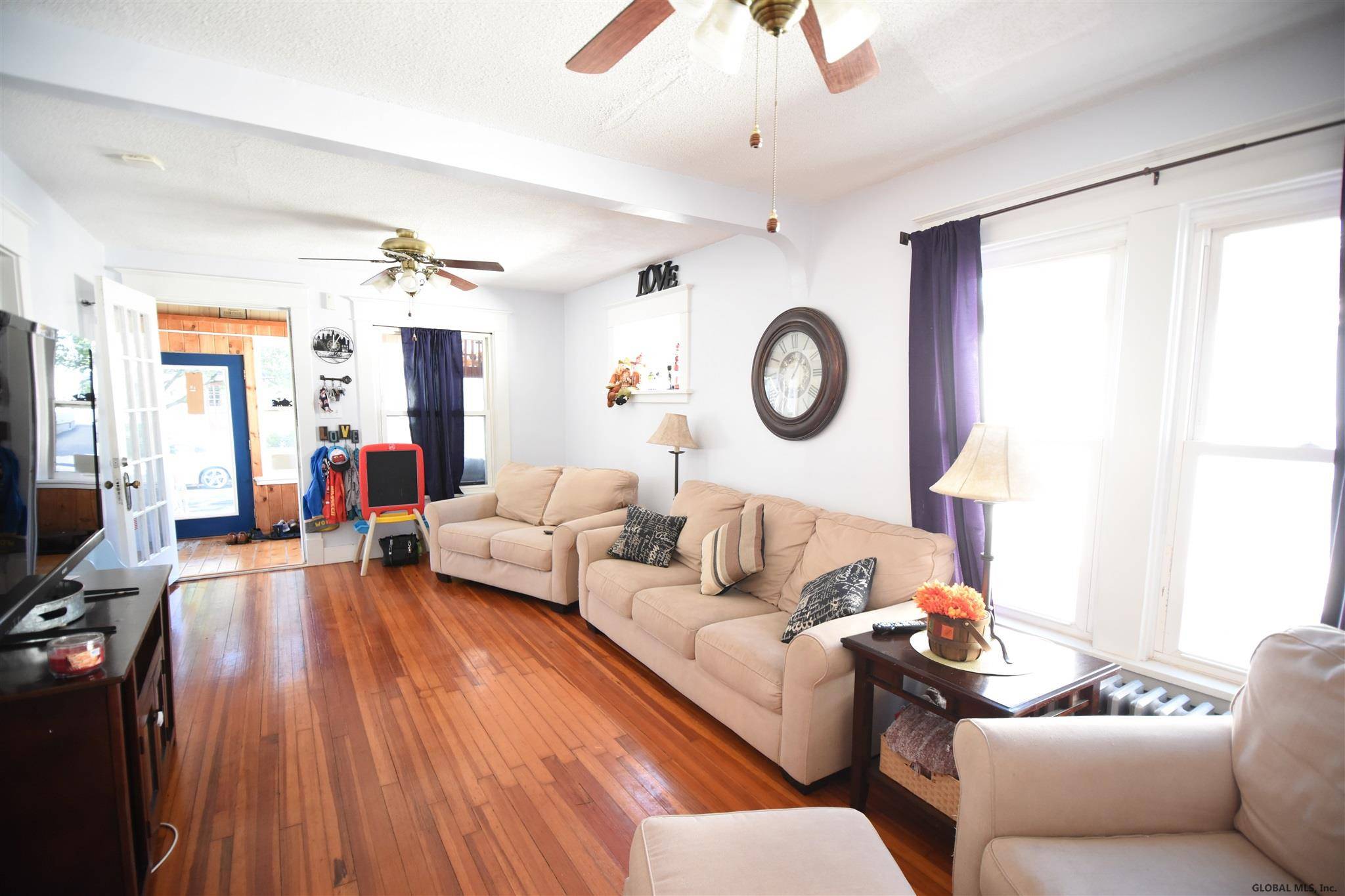 Scotia, NY 12302,409 PLEASANTVIEW Avenue