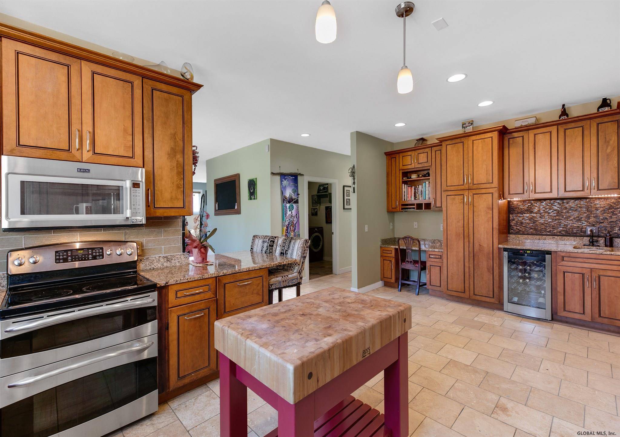 North Greenbush, NY 12198,8 FOX GLOVE Court