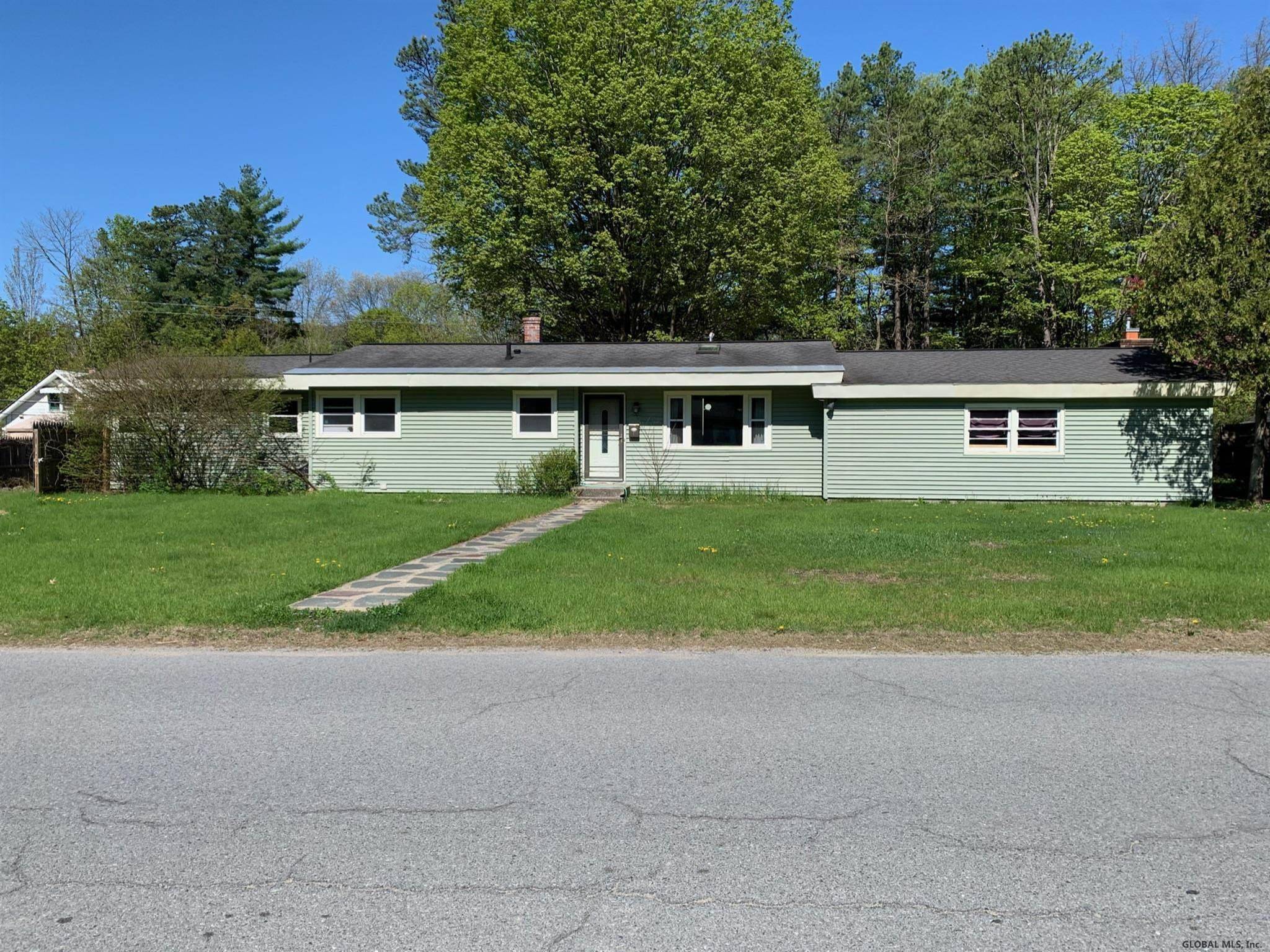 Queensbury, NY 12804,4 PINEWOOD Avenue