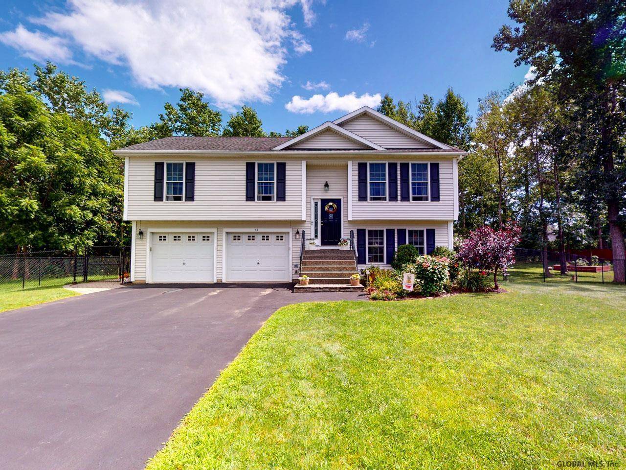 Colonie, NY 12309,44 WINSLOW Drive