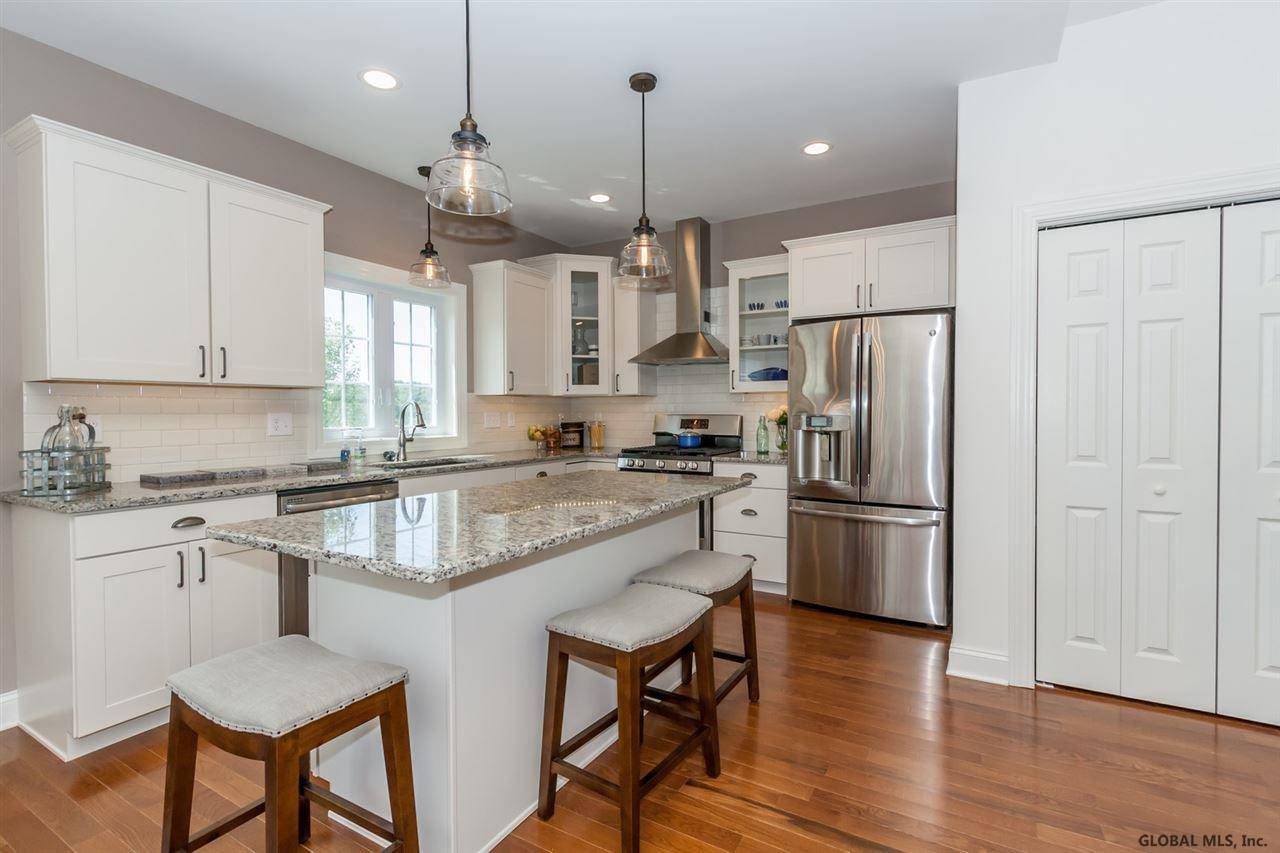Stillwater, NY 12866,119 LAKEPOINTE Way